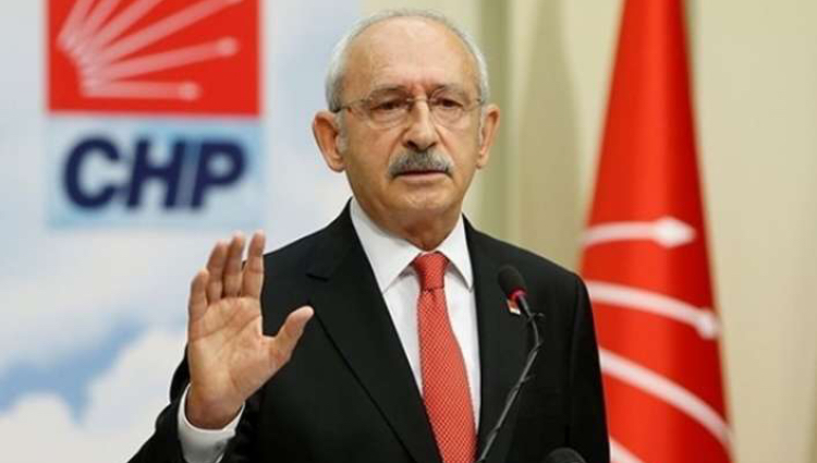 CHP lideri Kılıçdaroğlu' na şehit cenazesinde bir grubun yumruklu saldırısına uğradı