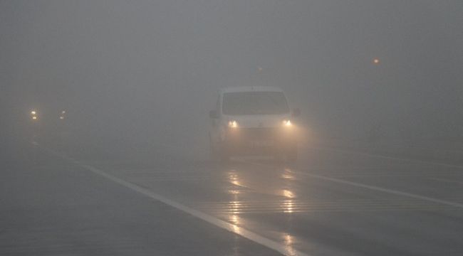 Bolu Dağı'nda yoğun sis ve yağmur etkili oluyor