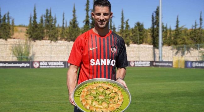 Mirallas'a baklavanın enerjisi fazla geldi!