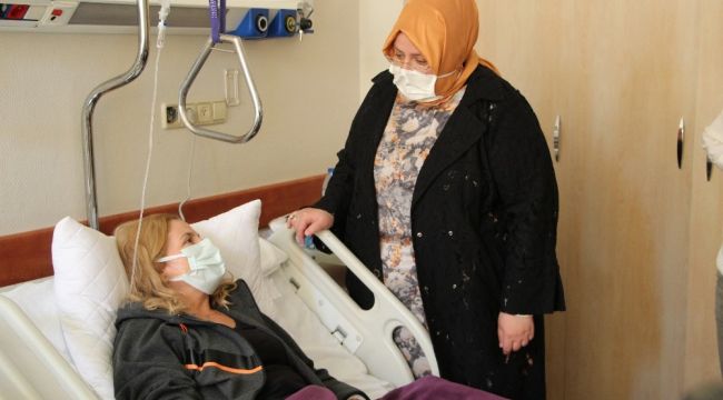 Bakan Selçuk, depremzedeleri yalnız bırakmadı