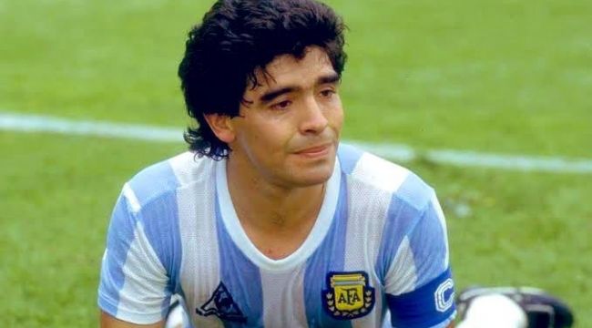 Diego Maradona hayatını kaybetti