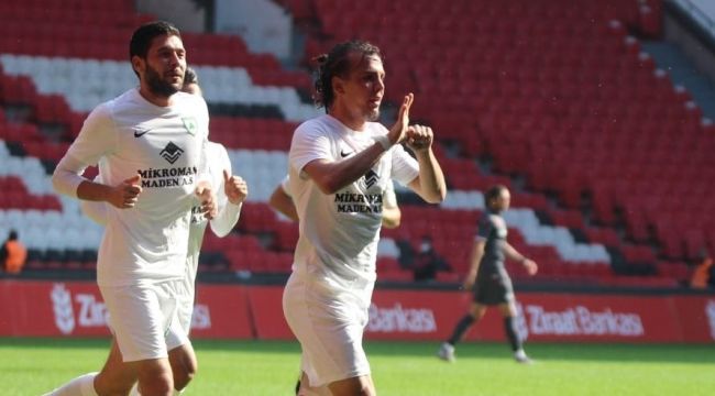 Enkazdan kurtarılma anı Muğlaspor'un gol sevincine yansıdı