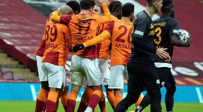 Galatasaray iç sahada 7 puan kaybetti