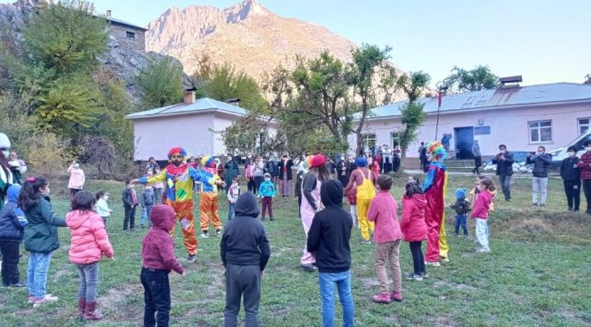 Hakkari'de 'Merkezim Her Yerde' projesi