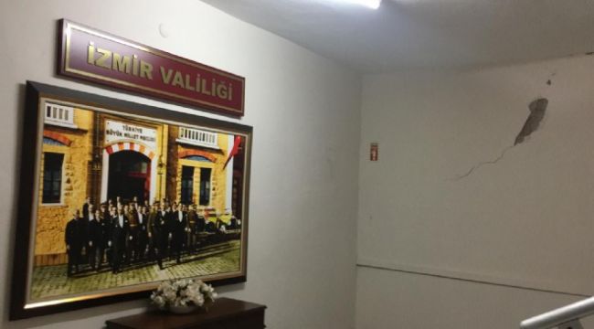 Hasar gördü! İzmir Valiliği için tahliye kararı