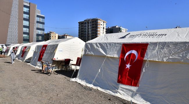 İzmir'de çadırlar tek merkeze toplanacak