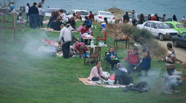 İzmir'de yeni Covid-19 tedbirleri: Piknik yasak