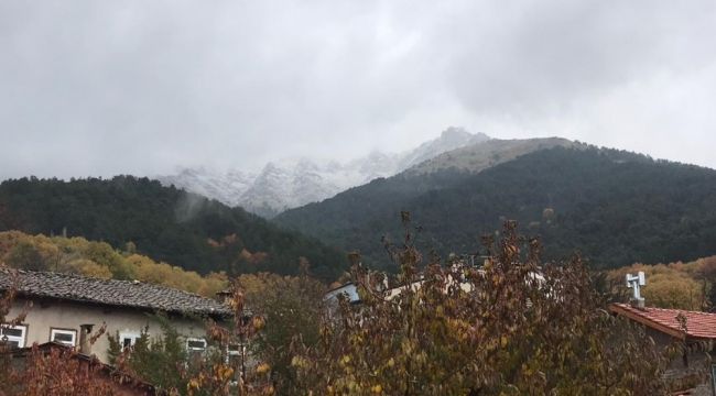 İzmir'e mevsimin ilk karı düştü