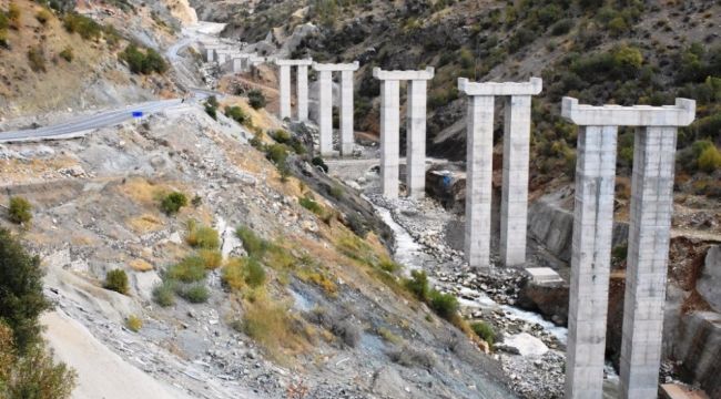 Osman Gazi Köprüsü tekniğiyle Bitlis'te viyadük yapılıyor