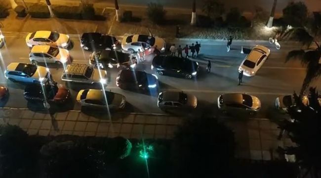 Yolu trafiğe kapatıp, halay çektiler, cezayı yediler