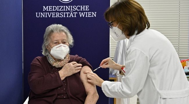 Avusturya'da ilk Covid-19 aşısı yapıldı