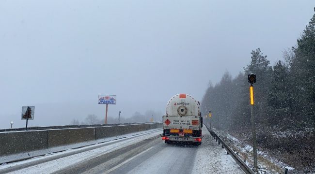 Bolu Dağı'nda sürücüler zor anlar yaşıyor