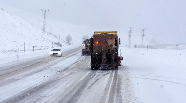 Doğu Anadolu'nun yüksek kesimlerinde kar yağışı