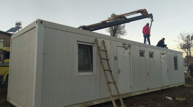 Elazığ'da depremin merkez üssü olan köye konteynerler kuruldu