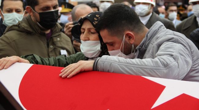 İzmir şehidine hüzünlü veda