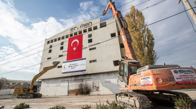 İzmir'in kalbinde kentsel dönüşüm için ilk yıkım