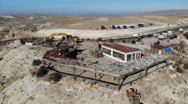 Kapadokya'da kaçak yapıların yıkımı devam ediyor