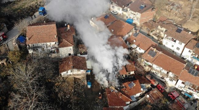 Kısıtlamanın sabahında yangınla uyandılar