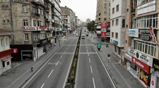 Nevşehir'de cadde ve sokaklar boş kaldı