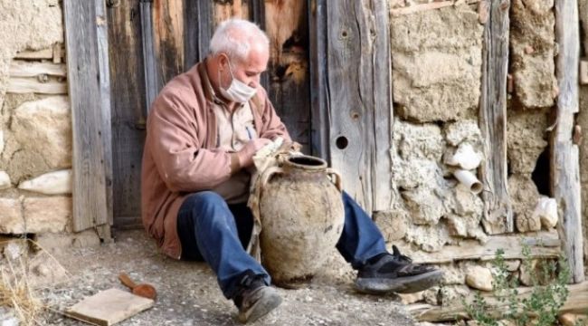 Ölen annesinin 21 yıl önce sakladığı küpü buldu!