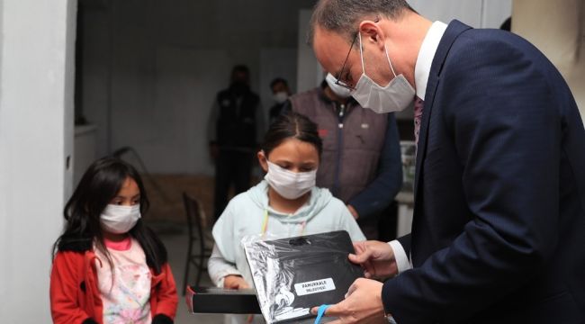 Pamukkale Belediyesi'nden öğrencilere 2 bin tablet