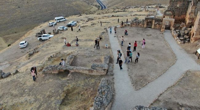 Pandemiye rağmen Zerzevan'a ziyaretçi akını