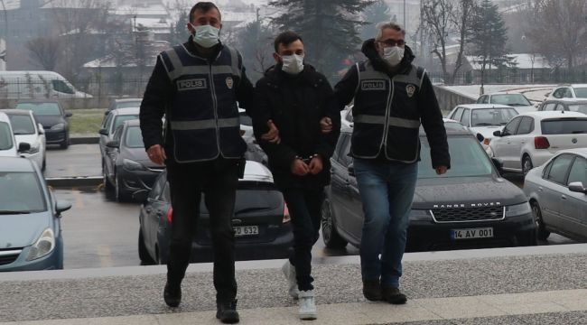 Parkta yürüyen genç kızı bıçakladı, "Sarhoştum, tanımıyorum" dedi