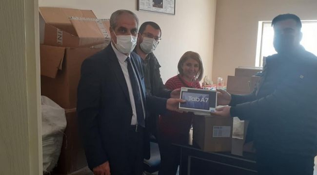 Saray'da 170 öğrenciye tablet desteği