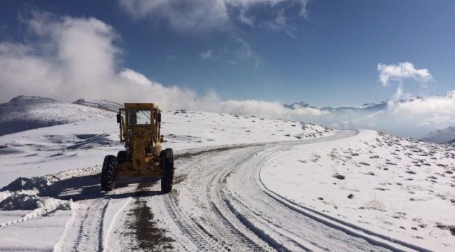 Van Büyükşehir'in karla mücadele mesaisi başladı