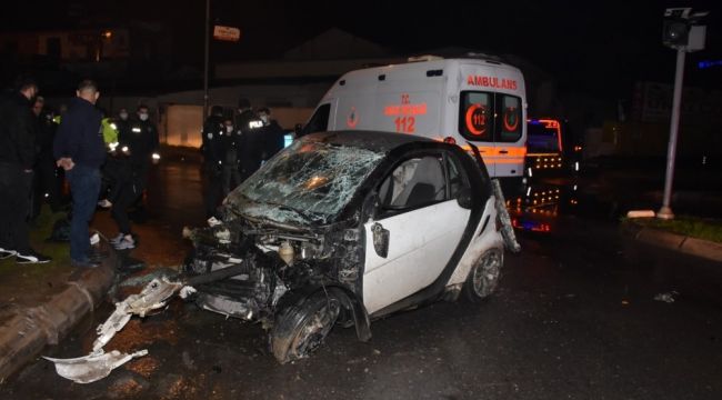 İzmir'de kontrolden çıkan araç takla attı