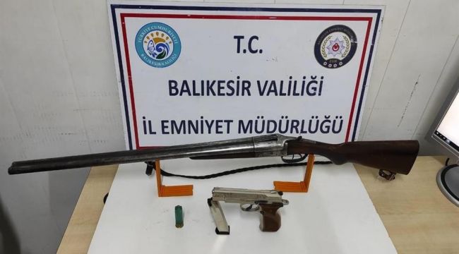 Balıkesir'de polis aranan 11 şahsı yakaladı