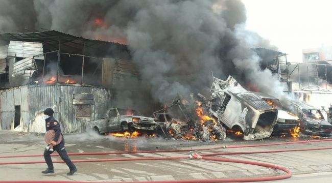 Büyük yangın! Dumanlar gökyüzünü kapladı