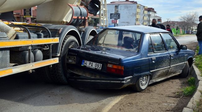 Engelli aracından kaçtı, beton mikseriyle çarpıştı: 1 yaralı