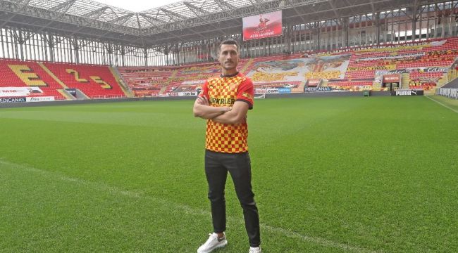 Göztepe, Adis Jahovic'i kadrosuna kattı