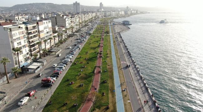 İzmir'de Kordon'un görüntüsü pandemi öncesini aratmadı