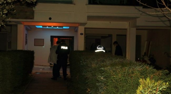 İzmir'de evinin önünde silahlı saldırıya uğradı