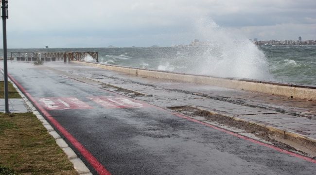 İzmir'de fırtına kabusu