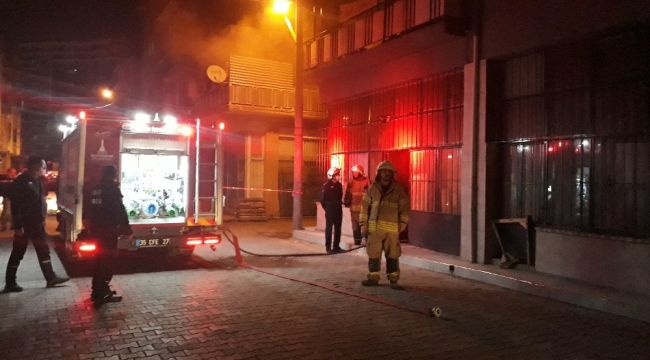 İzmir'de marangoz atölyesinde korkutan yangın