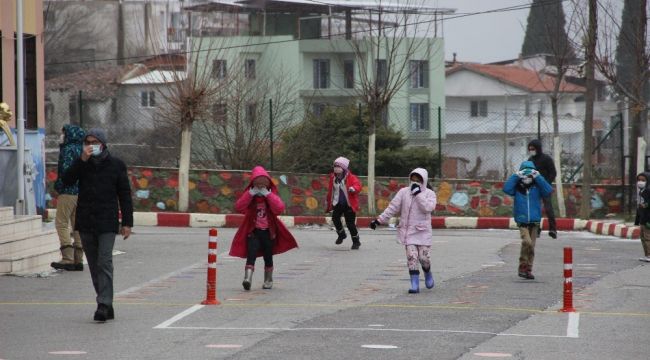 İzmir'de yüz yüze eğitime start verildi