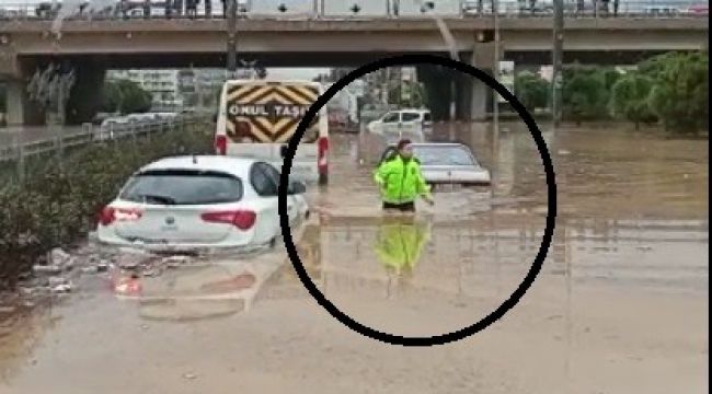 Polis beline kadar suya girdi