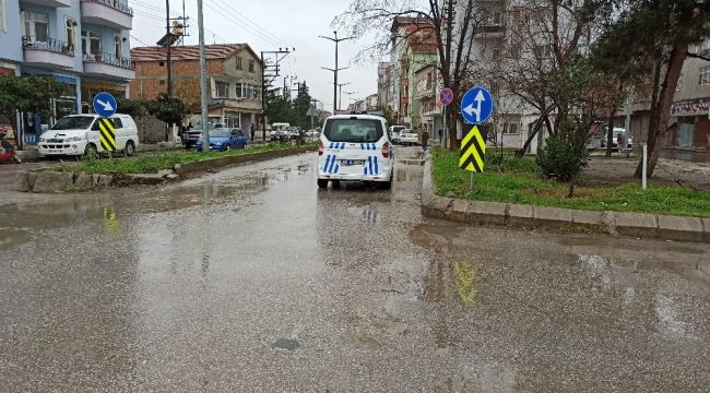 Yaşlı çifte çarpan vicdansız sürücü kaçtı