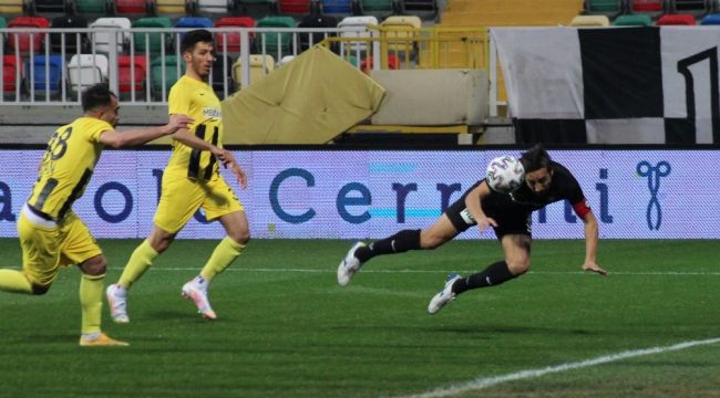 Altay: 3 - Menemenspor: 0