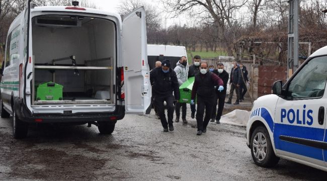 Babasını öldürüp okula gitti