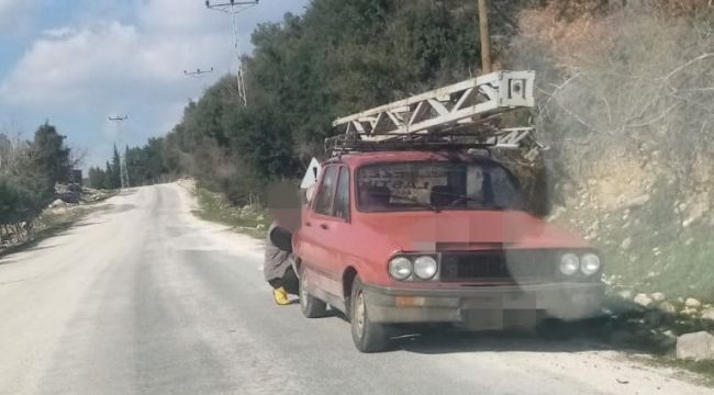 Elektrik direğini kesip hurdacıya götürürken yakalandı