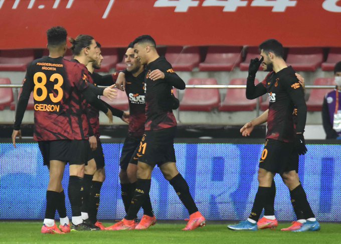 Galatasaray 3 golle 3 puanı aldı