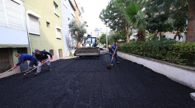 Bayraklı'nın sokakları yenileniyor