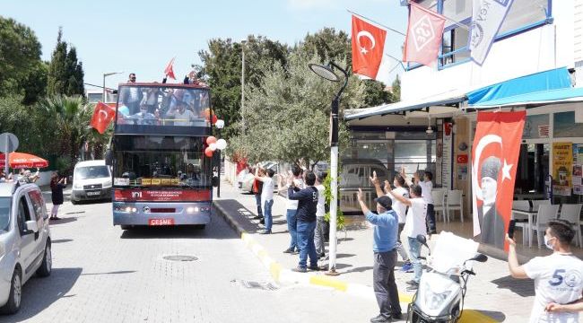 Çeşme'de muhteşem kortej