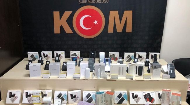 İzmir'de 2,5 milyon değerinde kaçak ürün ele geçirildi