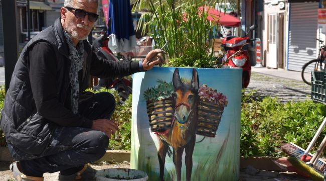 Kanseri yendi, sokaklarda fırçasını konuşturdu