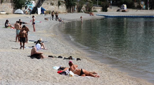 Bodrum'da turistler sahillere akın etti